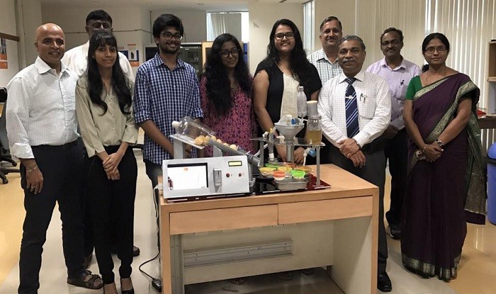MIT students and teachers with the panipuri dispenser Pani puri dispenser, Pani puri machine, MIT students