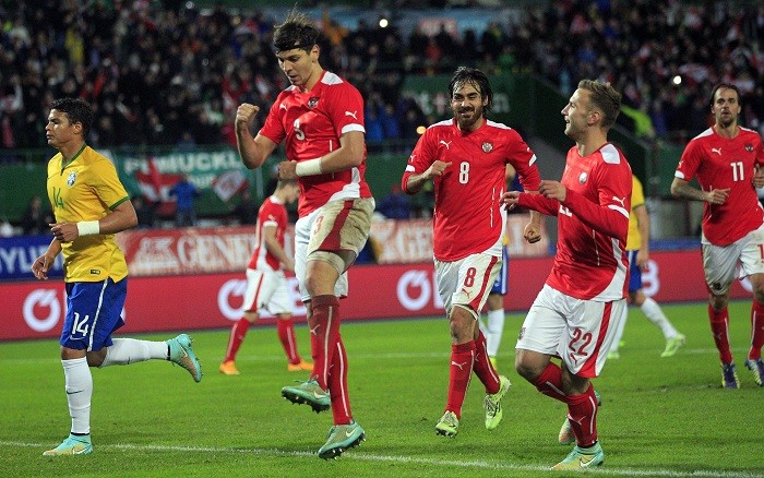 Manchester United are close to completing the signing of Aleksandar Dragovic Aleksandar Dragovic Austria Thiago Silva Brazil