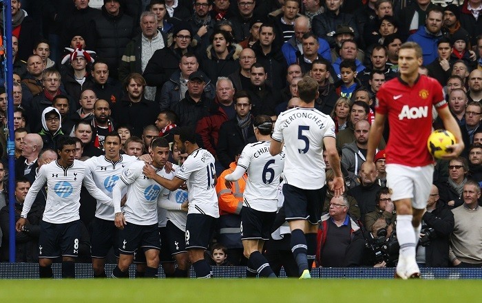 Tottenham players celebrate Kyle Walker's goal, December 1. Reuters Tottenham Manchester United