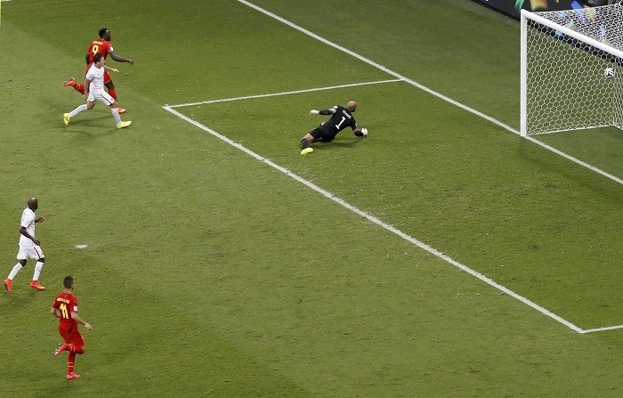 Belgium striker Romelu Lukaku scores the winner against USA Romelu Lukaku Belgium Tim Howard USA