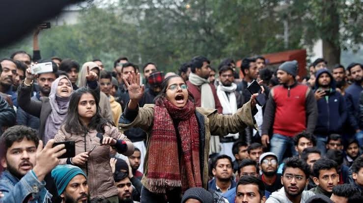 The police have said that no student of the university was arrested. jamia protest
