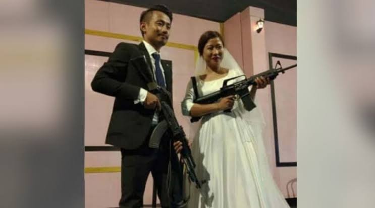 <span class= Guns
