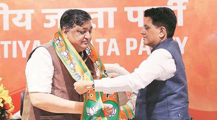 Piyush Goyal welcomes Naresh Agarwal into the BJP Piyush Goyal welcomes Naresh Agarwal in to the BJP