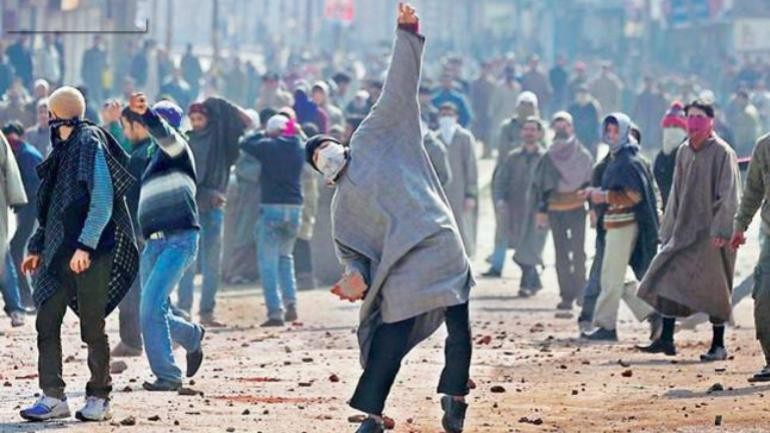 stone pelting in kashmir