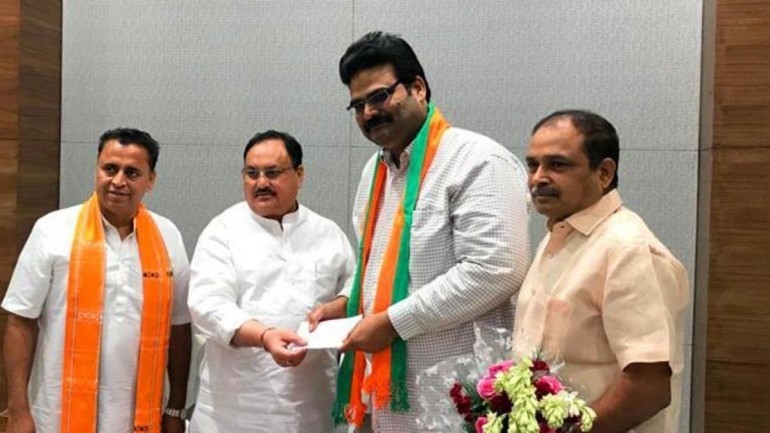 Dinakar was welcomed into the party by BJP working president J.P. Nadda offering him a party scarf. Lanka Dinakar