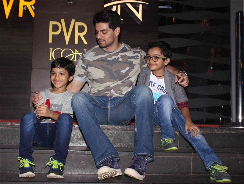 Tiger Shroff, Jacqueline, Manisha Koirala at 'A Flying 