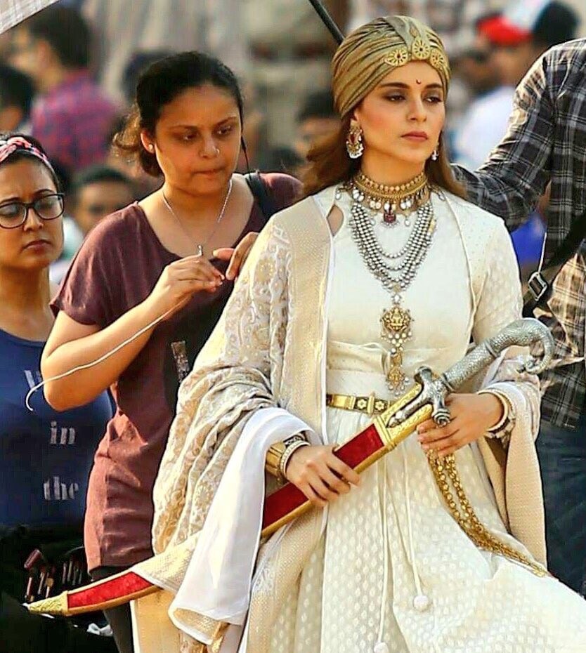 Kangana Ranaut looks majestic as Jhansi Rani Lakshmi Bai from her ...