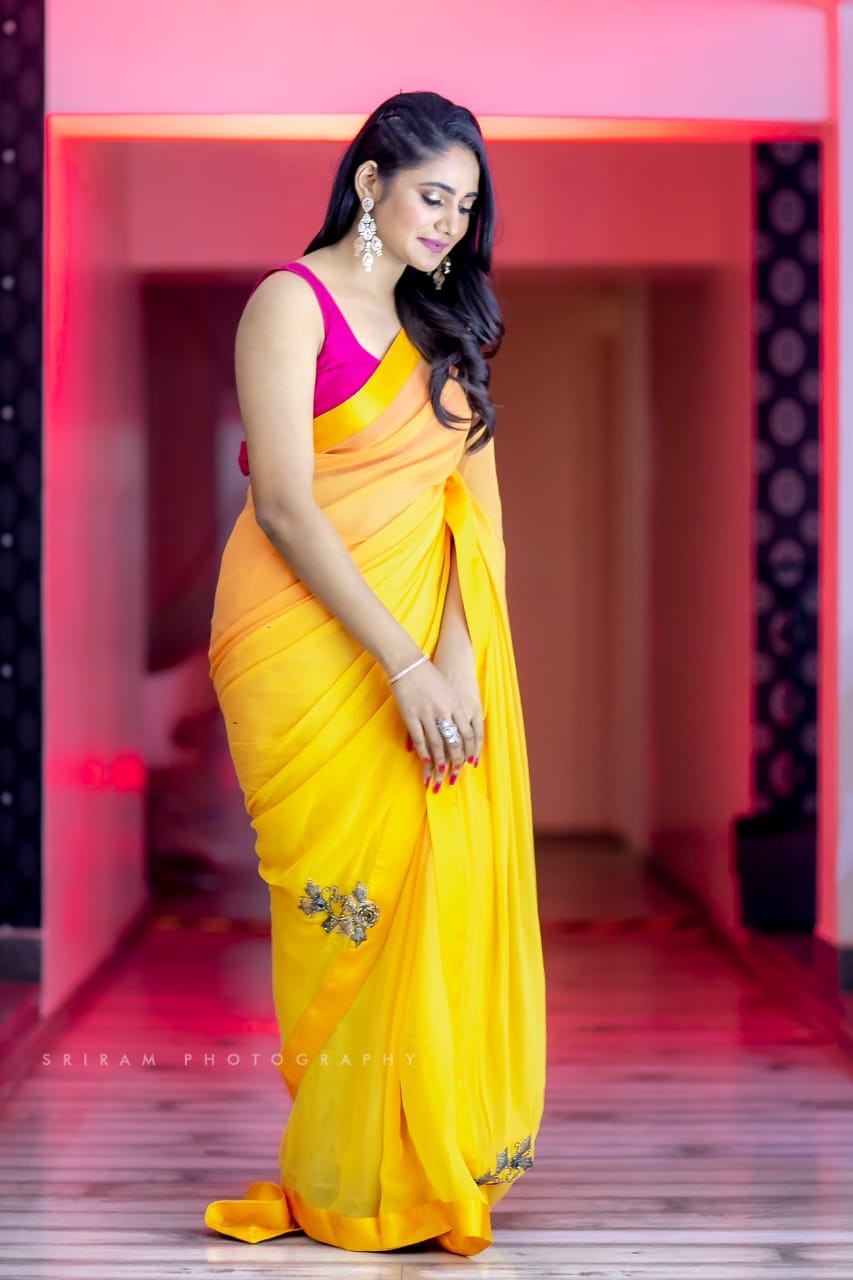 Bigg Boss Tamil contestant Losliya's New Photoshoot - Photos ...