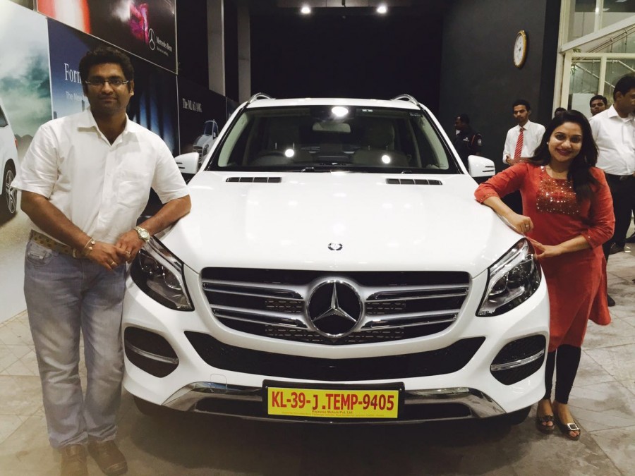 Singer Rimi Tomy owns Mercedes-Benz GLE - Photos,Images,Gallery - 40297