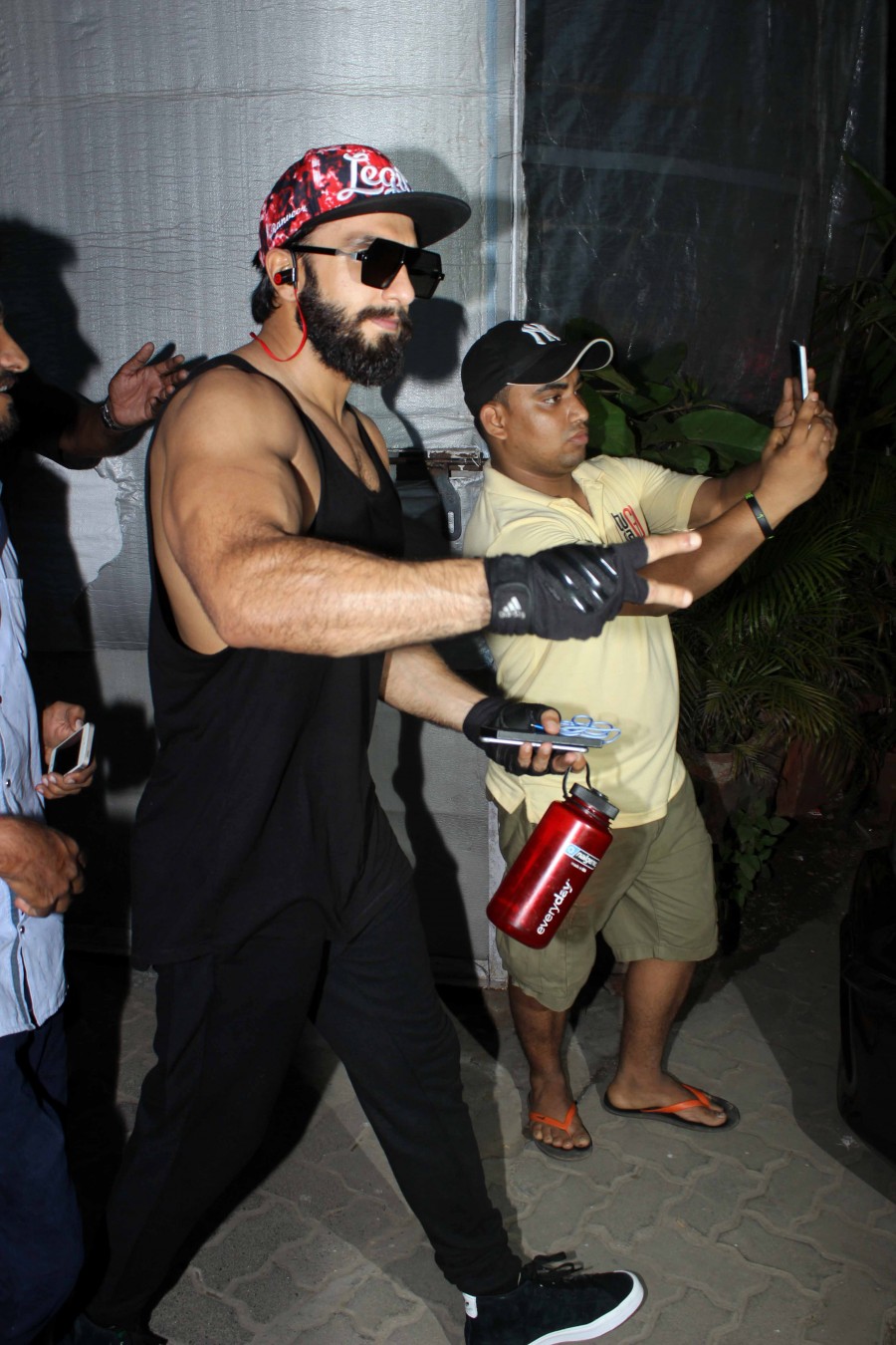 Ranveer Singh Spotted At Otters Club Bandra Photos Images Gallery 50913 ranveer singh spotted at otters club