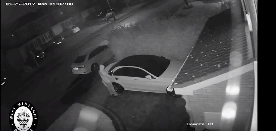 Mercedes-Benz car is stolen in less than 60 sec without key; theft ...