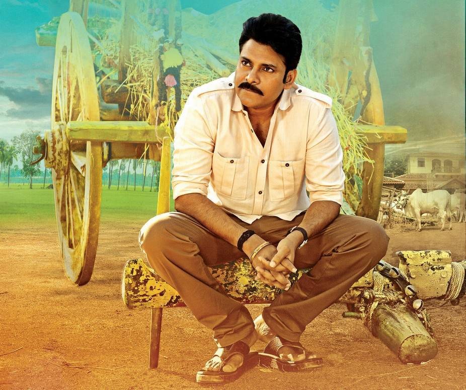 Pawan Kalyan and Shruti Haasan's Katamarayudu movie stills - Photos