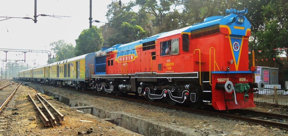 Secunderabad-Mumbai Kurla Lokmanya Tilak Terminus AC Duronto Inagural Spacial Express. Indian railways