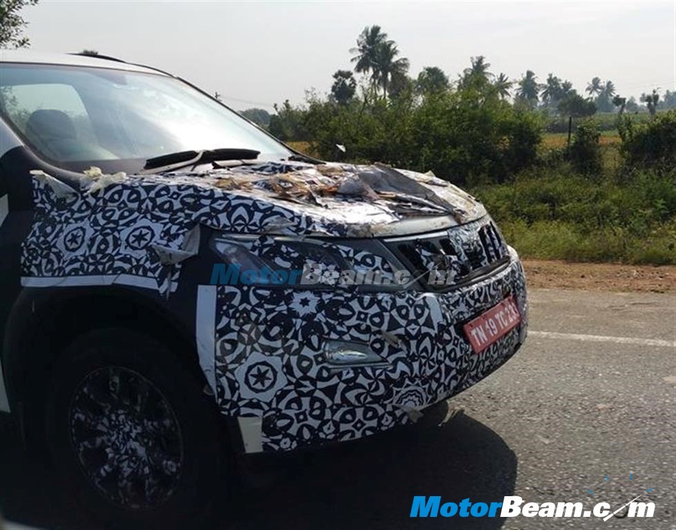 Mahindra 2015 XUV500 Facelift Spied with Sunroof; Expected Launch