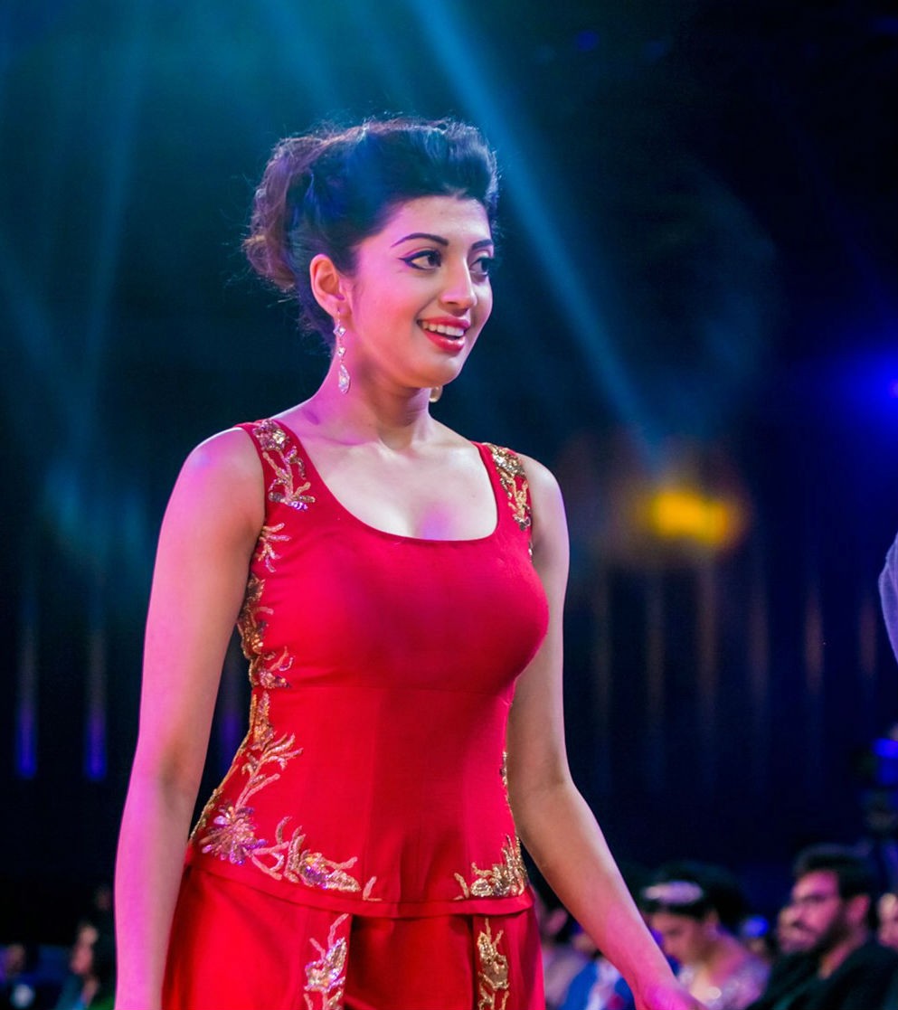 [Image: 1439027940_south-indian-actress-pranitha...s-2015.jpg]