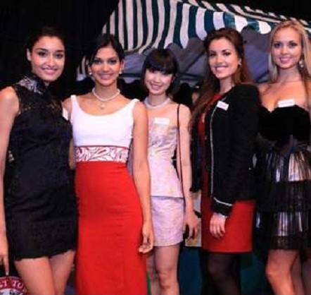 Kanishtha Dhankhar with other contestants for the Kanishtha Dhankhar