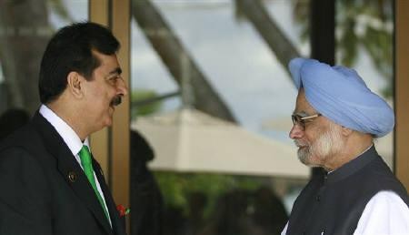 Yusuf Raza Gilani, Manmohan Singh