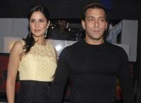Salman Khan (R) and Katrina Kaif