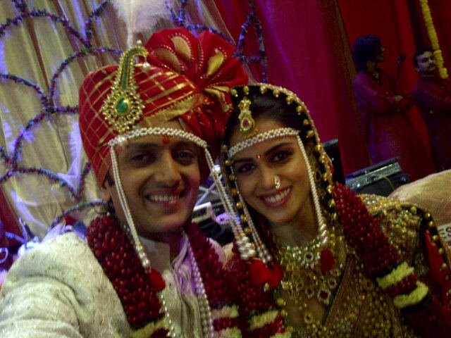 Riteish Deshmukh (L), Genelia D'Souza