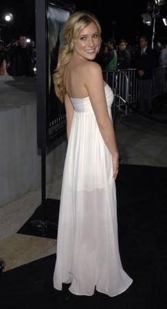 The former reality show star Kristin Cavallari is expecting her first child with her Chicago Bears quarterback fiance Jay Cutler. After intitially getting engaged last April, Cutler and Cavallari called it off in July, and were once again engaged last November. The soon to be parents have reportedly expressed to Us Weekly that they are now ready and Kristin Cavallari