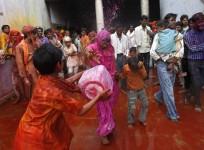 lathmar-holi-in-india