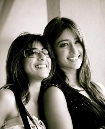 Ileana D'Cruz (R) with sister Farrah
