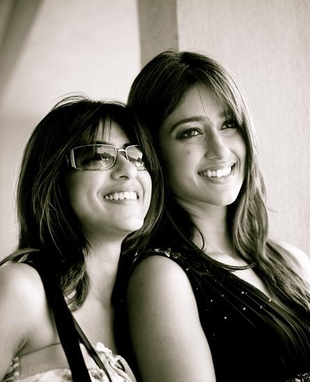Ileana D'Cruz (R) with sister Farrah
