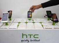 htc-phones-in-a-mobile-phone-store-in-taipei