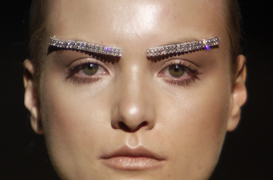 Fashion Victim: Latest Bizarre Fashion Costumes Around The World