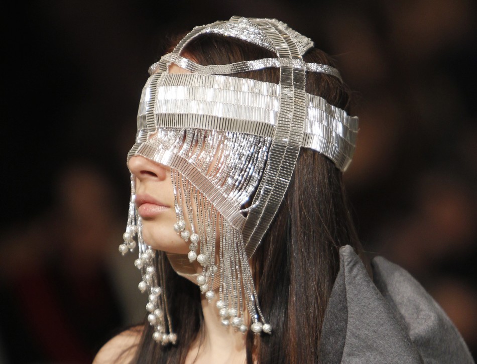 Fashion Victim: Latest Bizarre Fashion Costumes Around The World