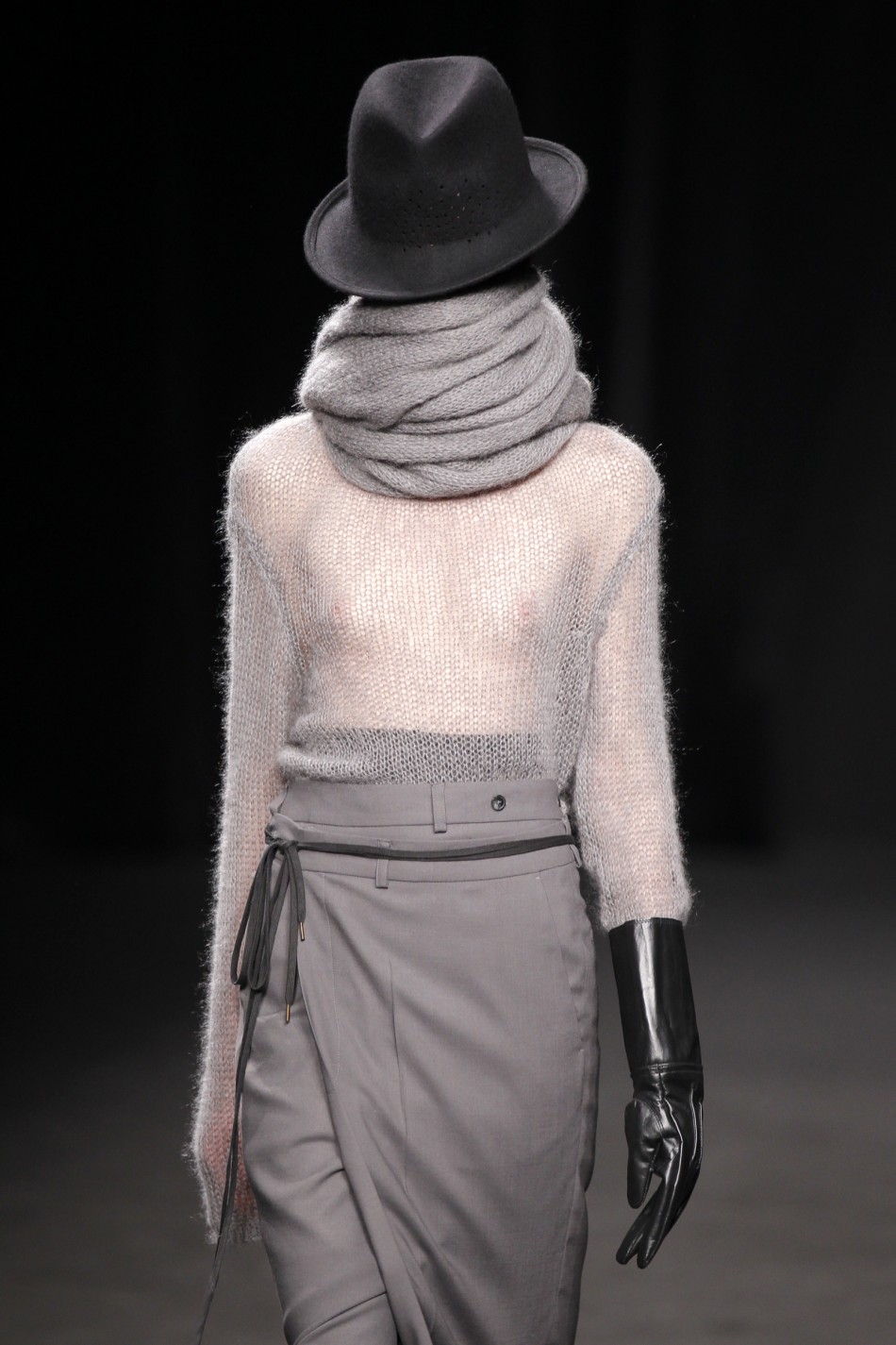 Fashion Victim: Latest Bizarre Fashion Costumes Around The World