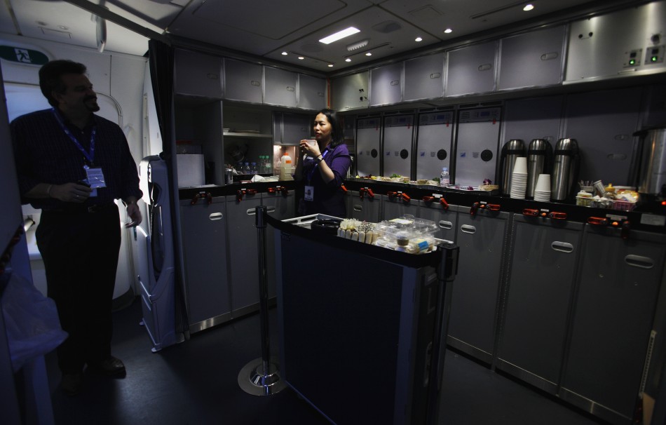 Boeing 787 Dreamliner Aircraft (INSIDE PHOTOS)