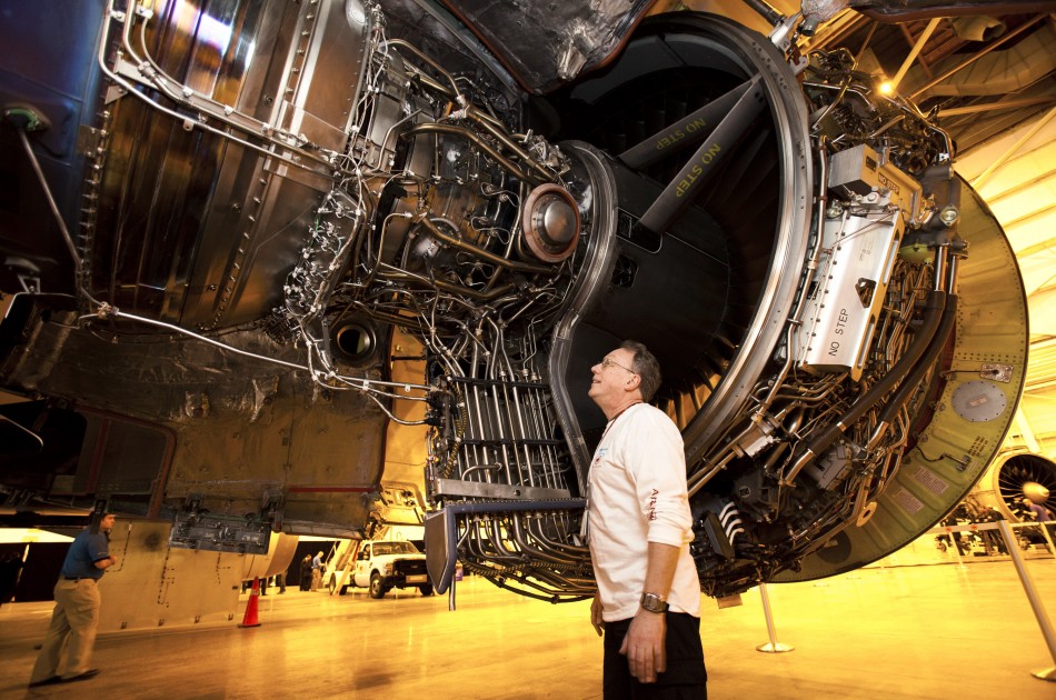 Boeing 787 Dreamliner Aircraft (INSIDE PHOTOS)