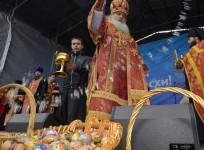representative-image-an-orthodox-priest-blesses-easter-eggs-after-a-religious-service-in-russias-far-eastern-port-of-vladivostok