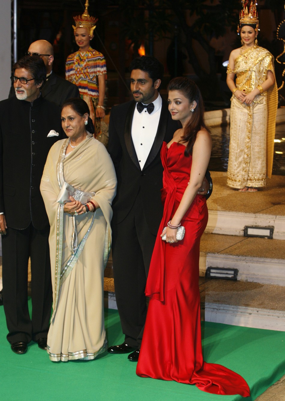 No Pressure of Being Amitabh Bachchan’s Son, Says Abhishek - IBTimes India