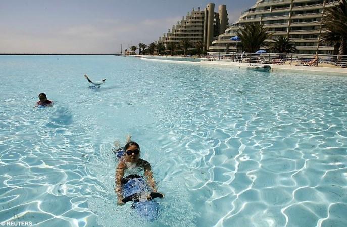 largest outdoor pool