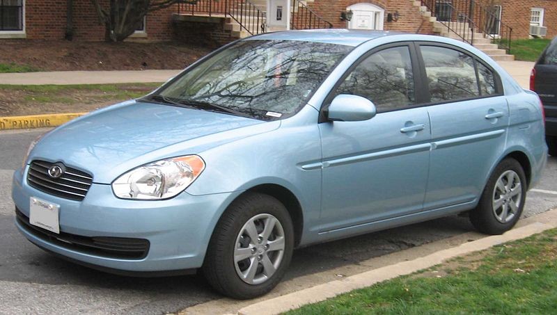 Hyundai Verna
Mileage: 22.3 kmpl.
Price: INR 8,33,122 onwards (ex-showroom price New Delhi) Hyundai Verna