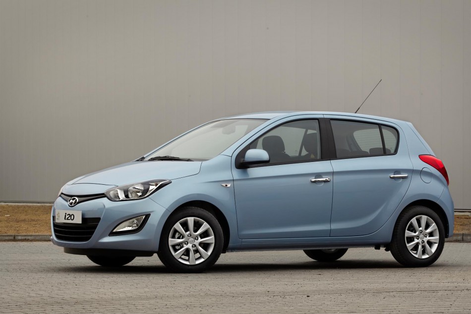 Hyundai i20
Mileage: 21.9 kmpl
Price: INR 5,96,334 onwards (ex-showroom price New Delhi) Hyundai i20