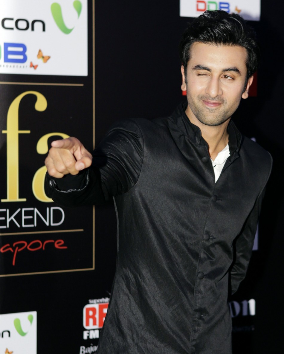 IIFA Awards 2012: Bollywood Stars Dazzle on Green Carpet [PHOTOS ...