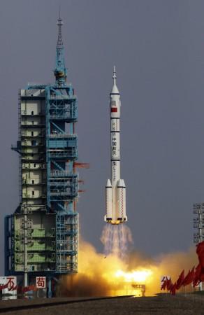 The Long March II-F rocket loaded with Shenzhou-9 manned spacecraft