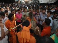 devotees-celebrating-lord-jagannath-rath-yatra