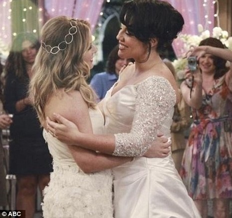 Grey's Anatomy: Arizona 'standing there' is about moving on