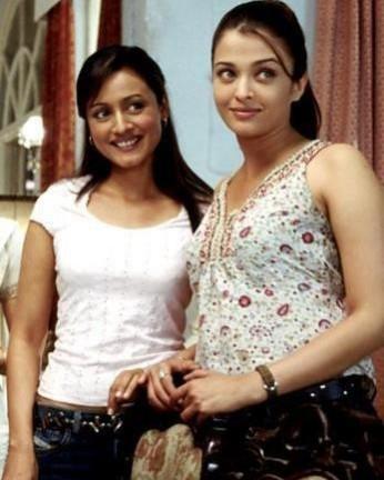 Namrata Shirodkar (L) in a still from film Namrata Shirodkar (L) in a still from film