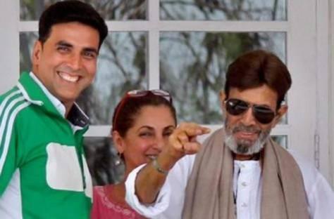 Rajesh Khanna with wife Dimple Kapadia and son-in-law Akshay Kumar days before his demise. (Facebook) Rajesh Khanna with wife Dimple Kapadia and son-in-law Akshay Kumar days before his demise. (Facebook)