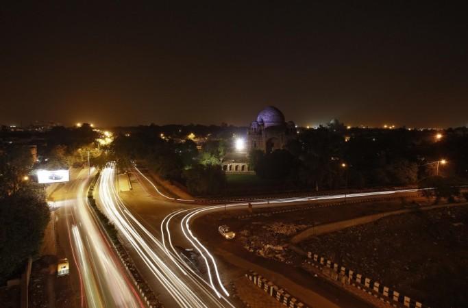 Traffic moves along a busy road after electricity was restored in New Delhi (Reuters) Blackouts in India