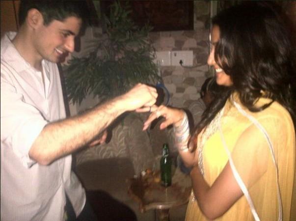 Actress Raima Sen with her close friend Varun Thapar. (Twitter) Actress Raima Sen with her close friend Varun Thapar. (Twitter)