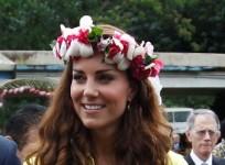 kate-middletons-fashion-recap-duchess-looks-like-a-pacific-princess-in-brights-and-floral-garlands
