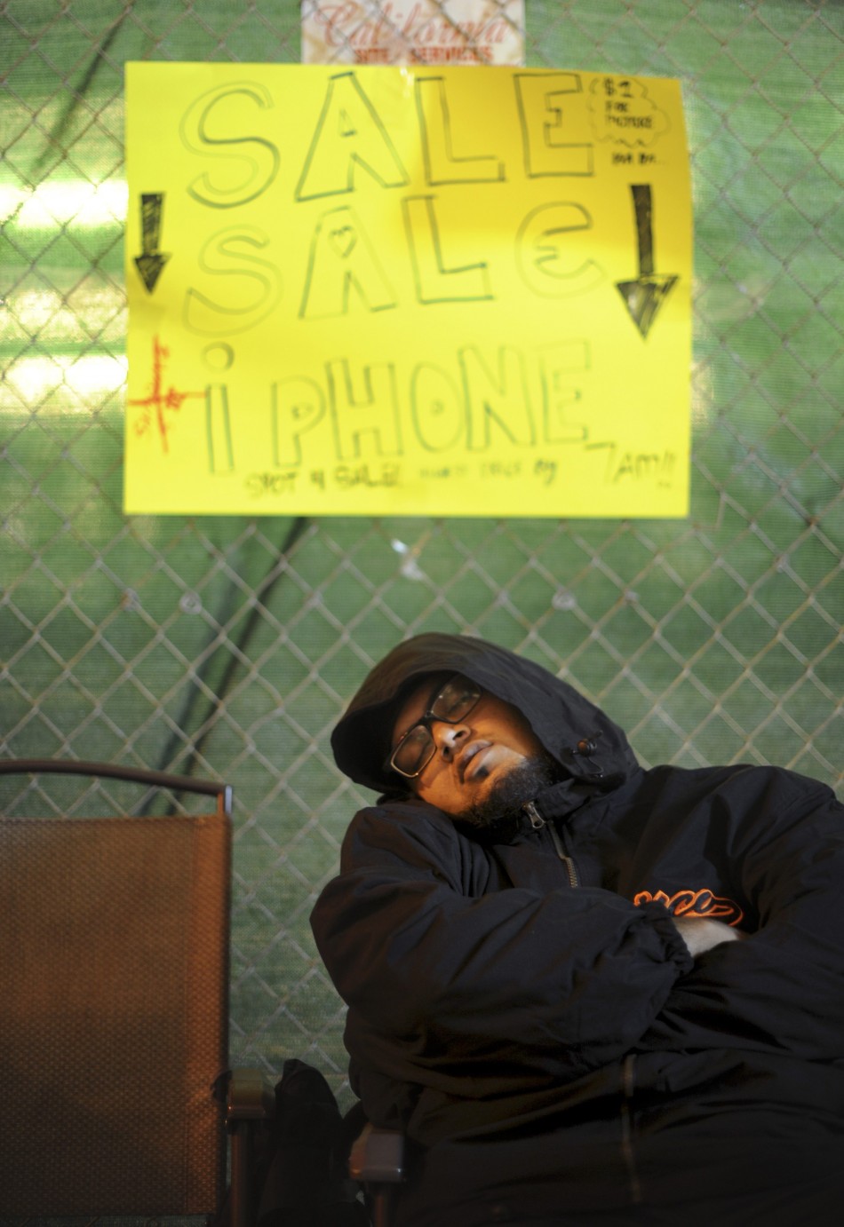 iPhone 5 Sales not Hit By Broken iOS6 Maps App