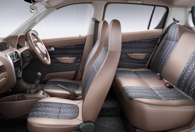 Hosts a Wavefront design with enhanced head room, shoulder room and utility space Maruti Alto 800