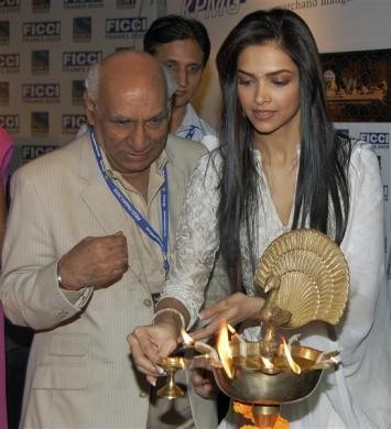 Yash Chopra, Deepika Padukone